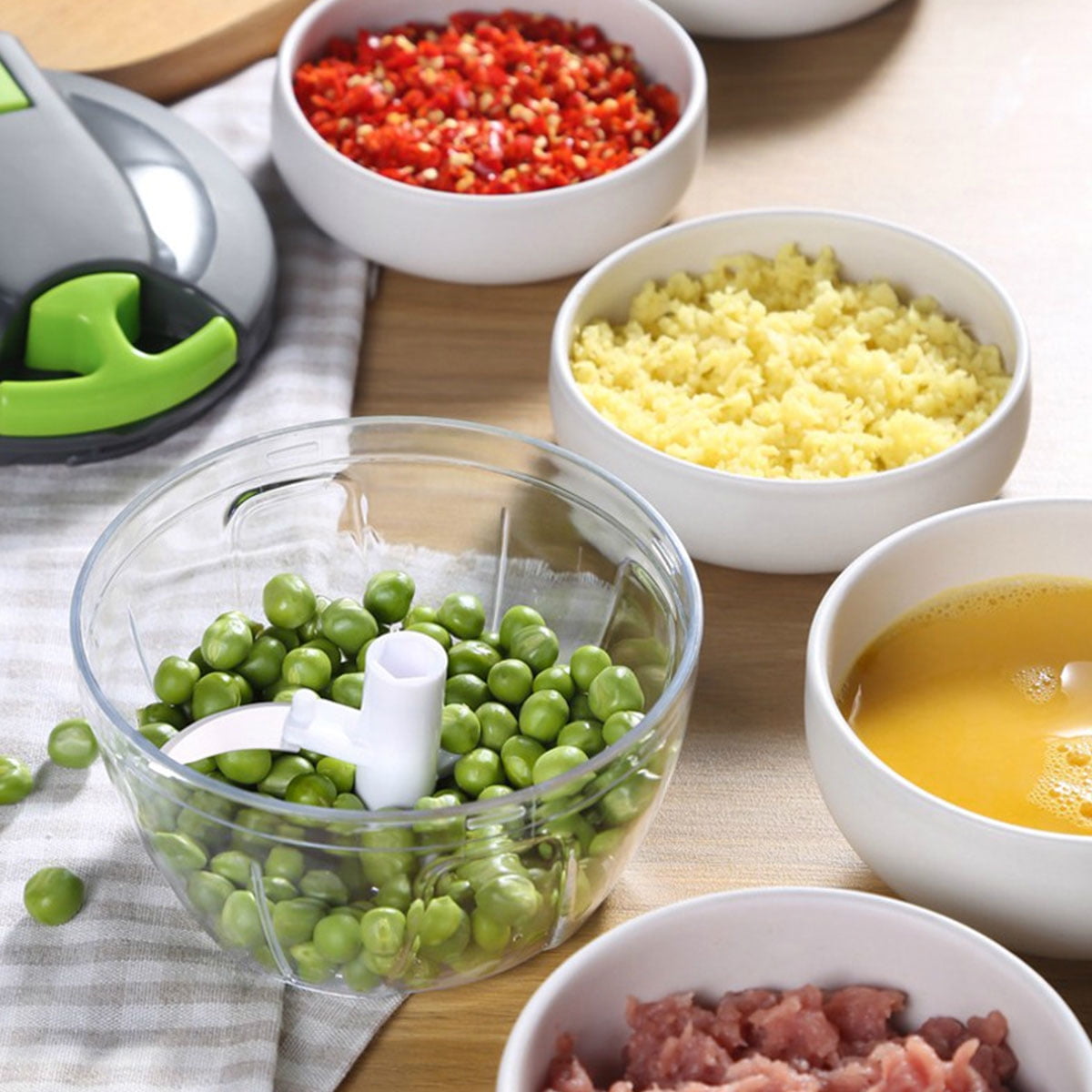 Hvxrjkn 520ml Manual Food Chopper Hand Pull String Vegetable Cutter Onions Garlic Chopper Portable Food Mincer for Garlic Ginger Fruits Herbs Nuts Durable Kitchen Food Processor